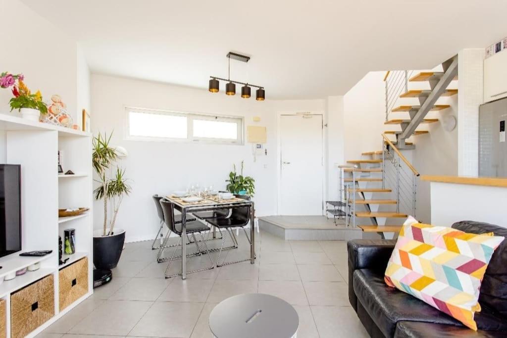 Beachfront Triplex Penthouse With Pool, Rooftop, Sea View Apartamento El Médano