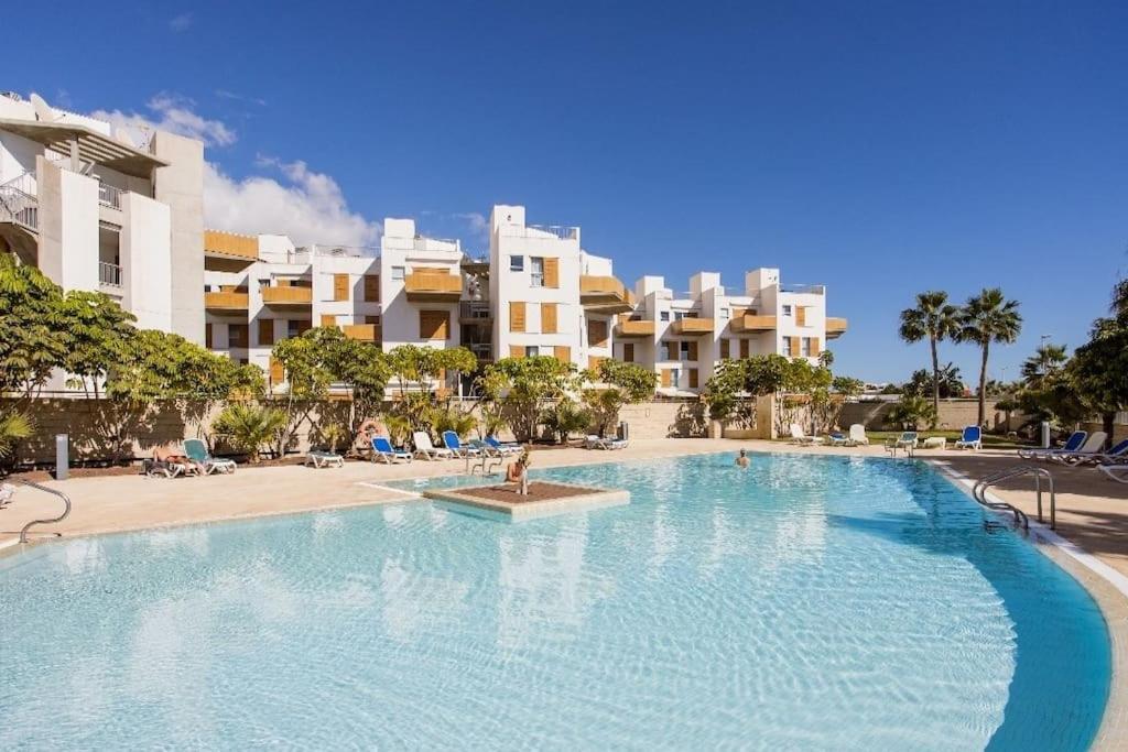 Apartamento Beachfront Triplex Penthouse With Pool, Rooftop, Sea View *