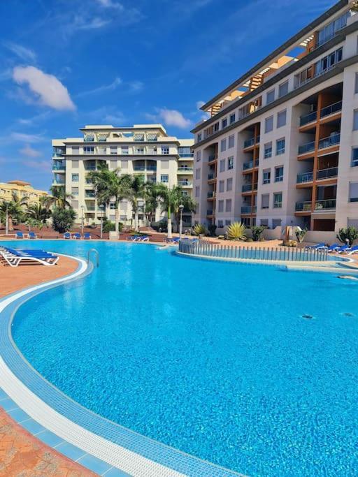 Homely In Modern Building With Pool