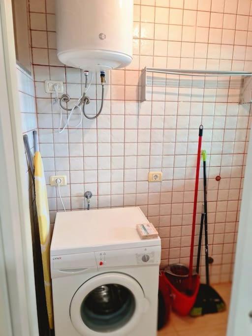 Homely In Modern Building With Pool Appartement