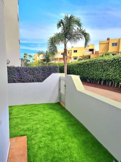 Appartement Homely In Modern Building With Pool