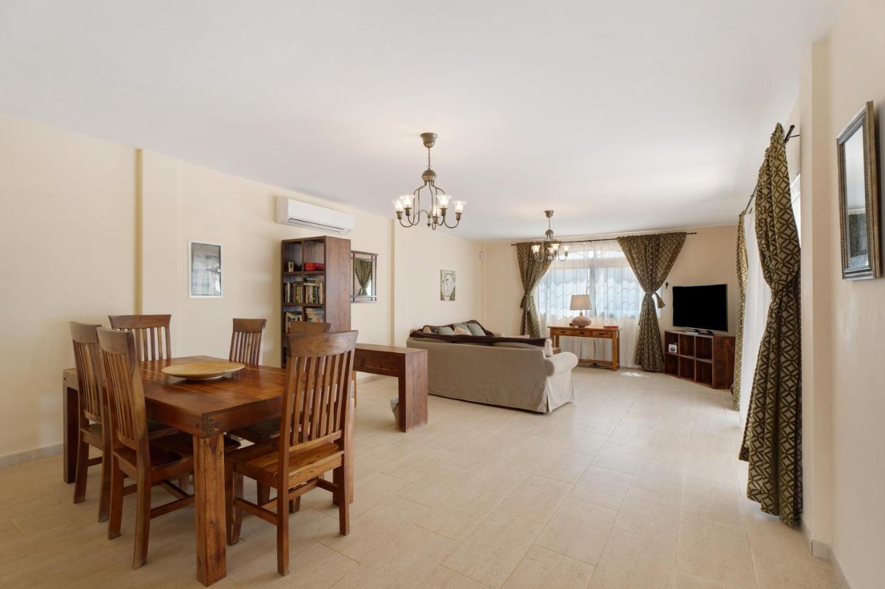 Jacaranda Villa