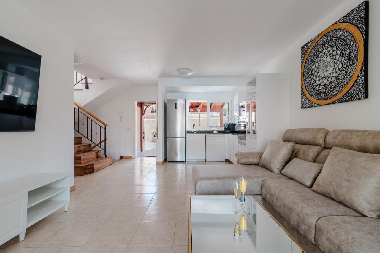 Comfortable 4-bedroom With Private Gardens Villa