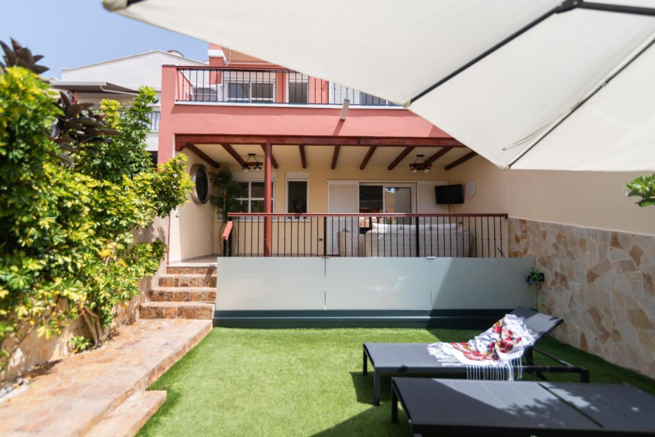 Villa Comfortable 4-bedroom With Private Gardens