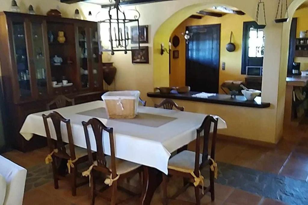 Villa The Palm Rural Beachside *