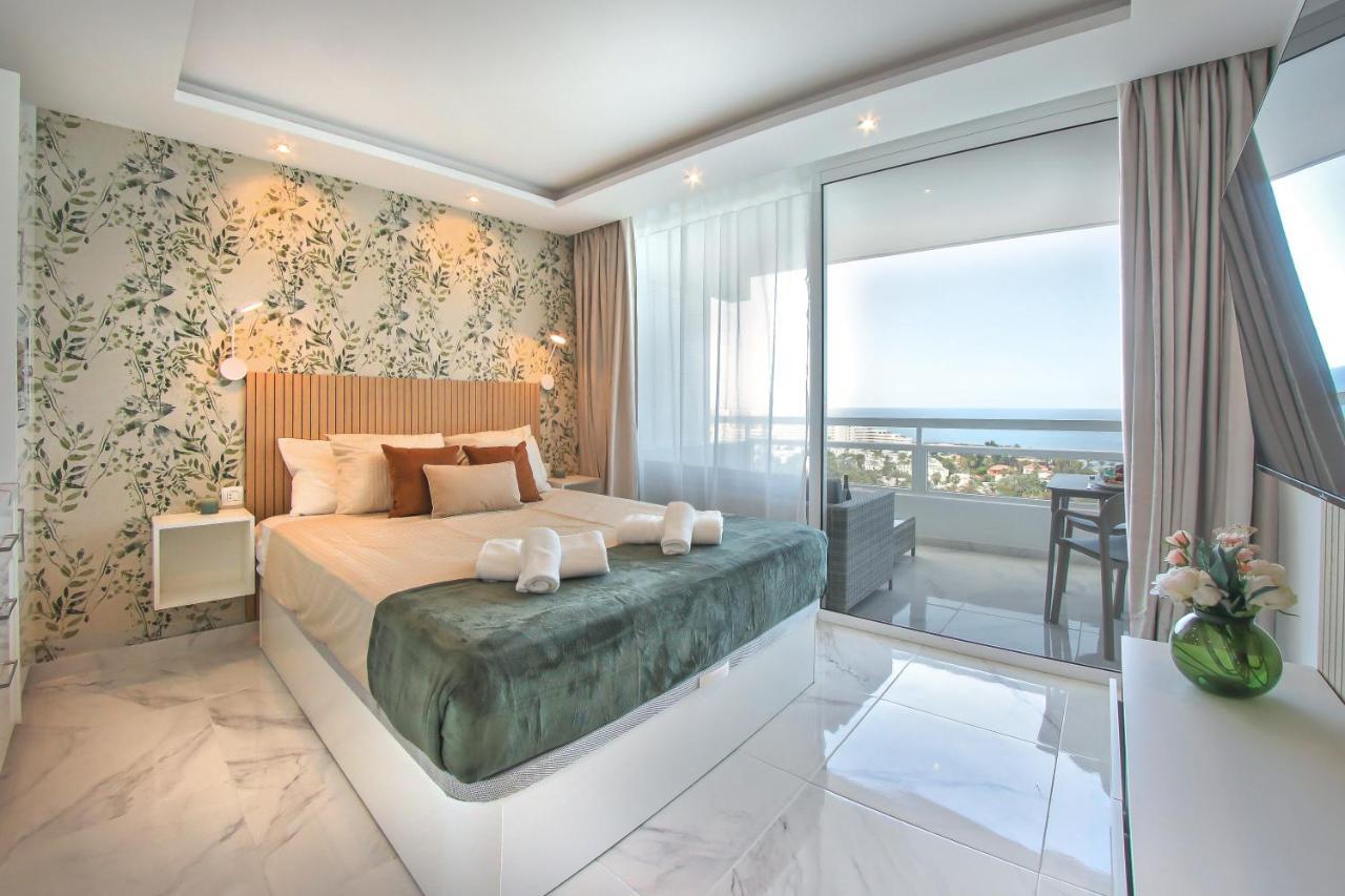 Apartment Stylish Modern With Ocean View And Pools, 1001, Ponderosa Playa de las Americas (Tenerife)
