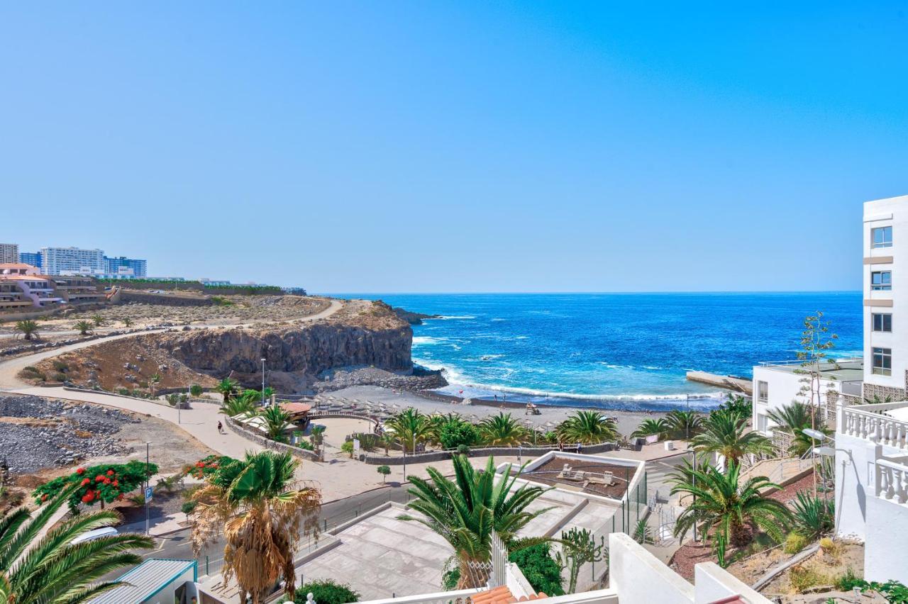 Apartment Stunning Flat With Wonderful Sea Views *