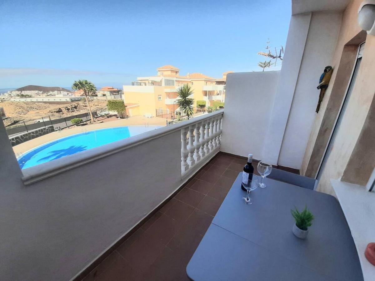 1 Bedroom Giuly Sea Views In Cristianos Apartamento