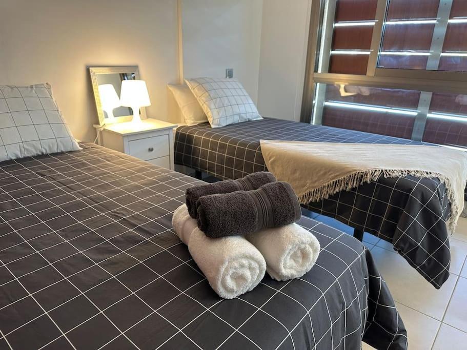 Apartamento Tranquilo Y Cerca Del Mar Con Parking Privado