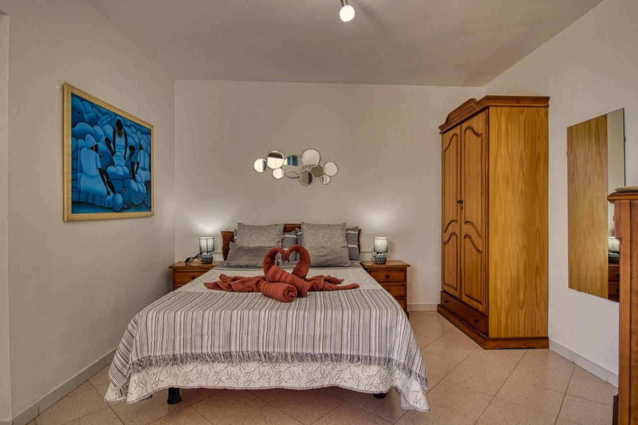 Apartamento Penthouse With Magnificent Ocean Views, Jacuzzi, Pool, Nearby Beach In Tenerife South *