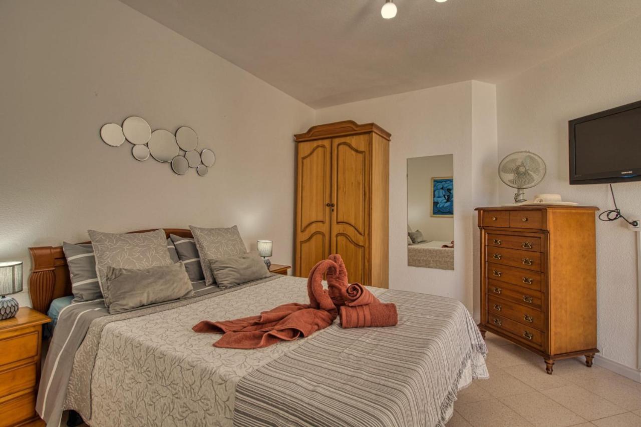 Penthouse With Magnificent Ocean Views, Jacuzzi, Pool, Nearby Beach In Tenerife South Playa Feñabe