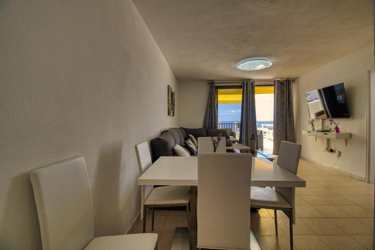 Penthouse With Magnificent Ocean Views, Jacuzzi, Pool, Nearby Beach In Tenerife South