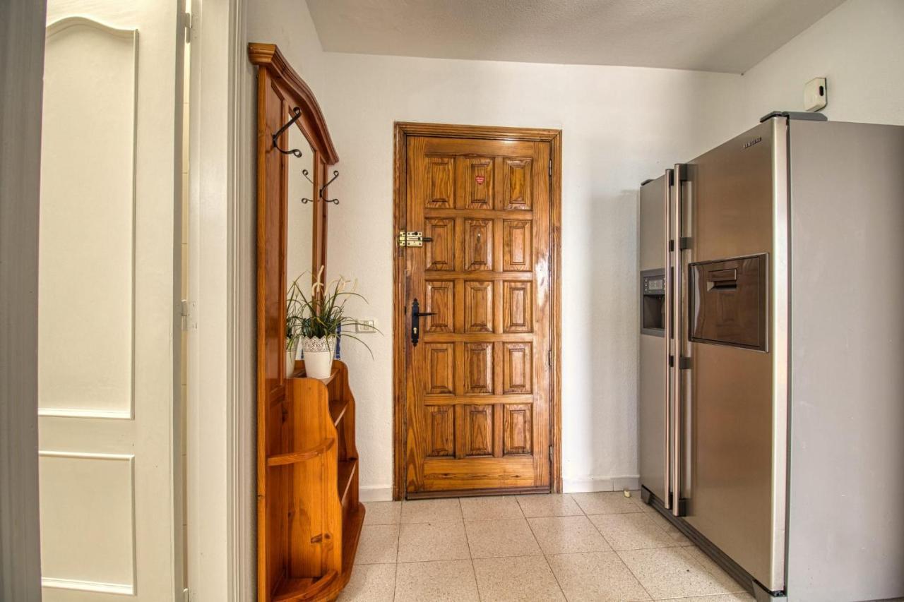 Apartamento Penthouse With Magnificent Ocean Views, Jacuzzi, Pool, Nearby Beach In Tenerife South Playa Feñabe