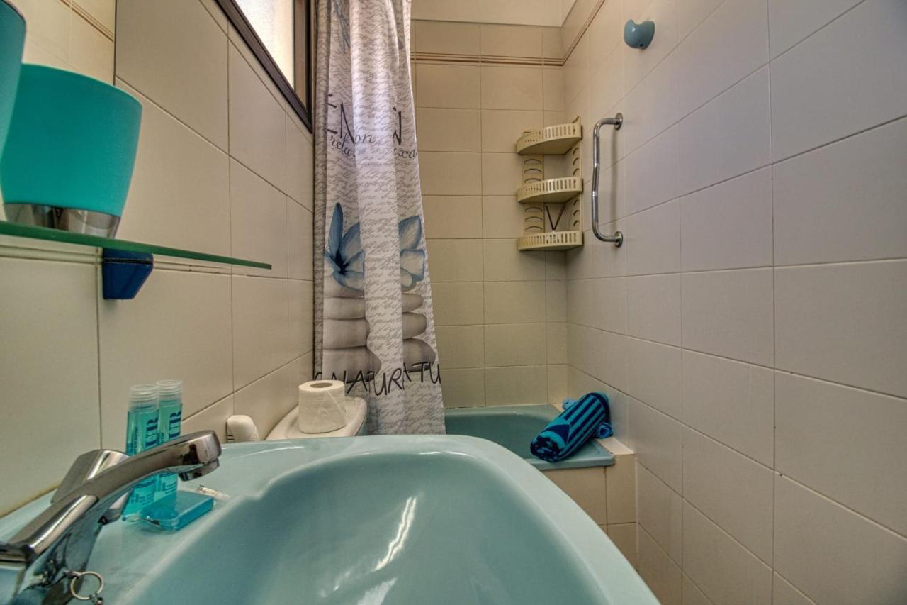 Penthouse With Magnificent Ocean Views, Jacuzzi, Pool, Nearby Beach In Tenerife South *
