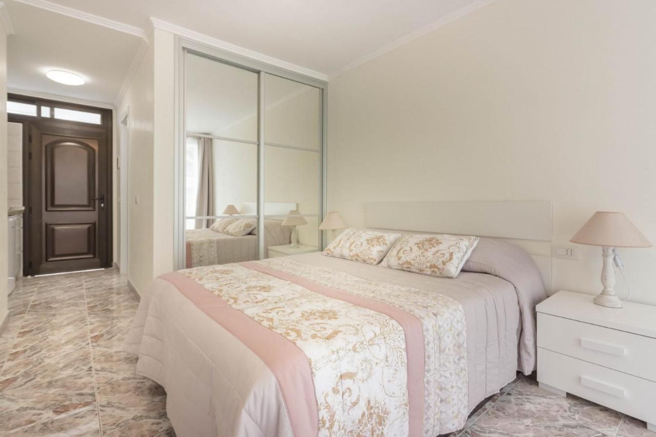 Tenerife Olympia Hotel-playa De Americas. Balcony, Sea View & Pool Apartamento