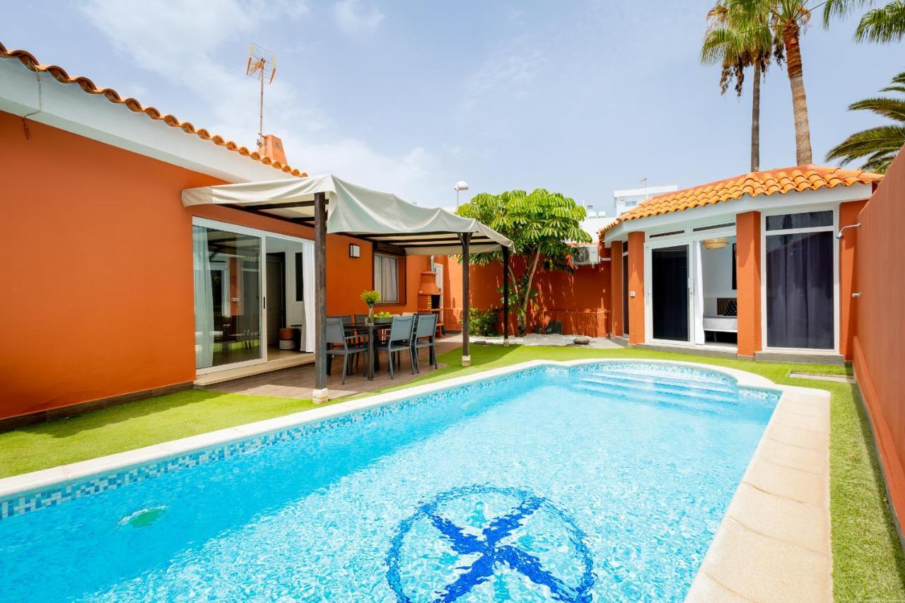 With A Private Swimming Pool Hébergement de vacances