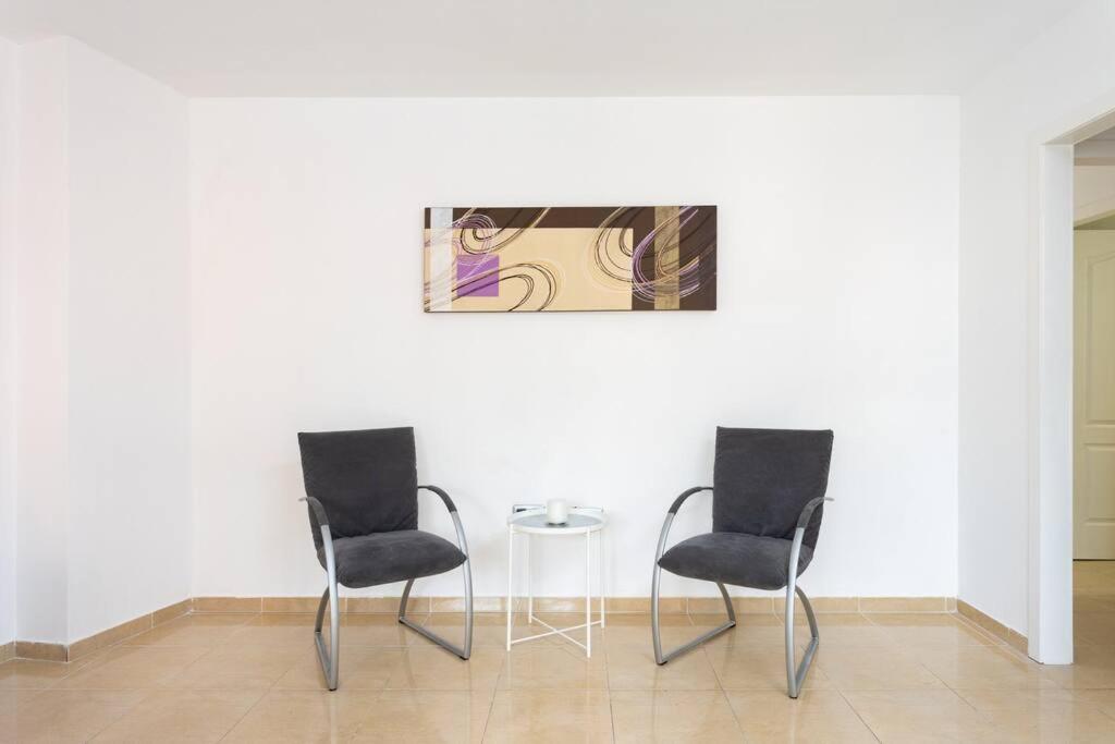 Apartamento Amplio En Zona De Playa *