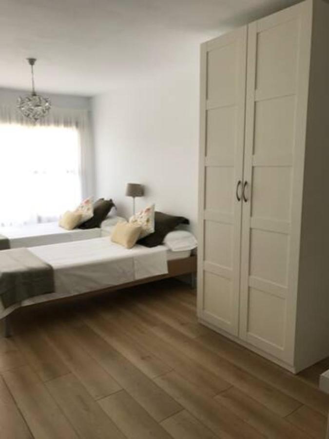 Carmen Aptos Tosca Apartment *