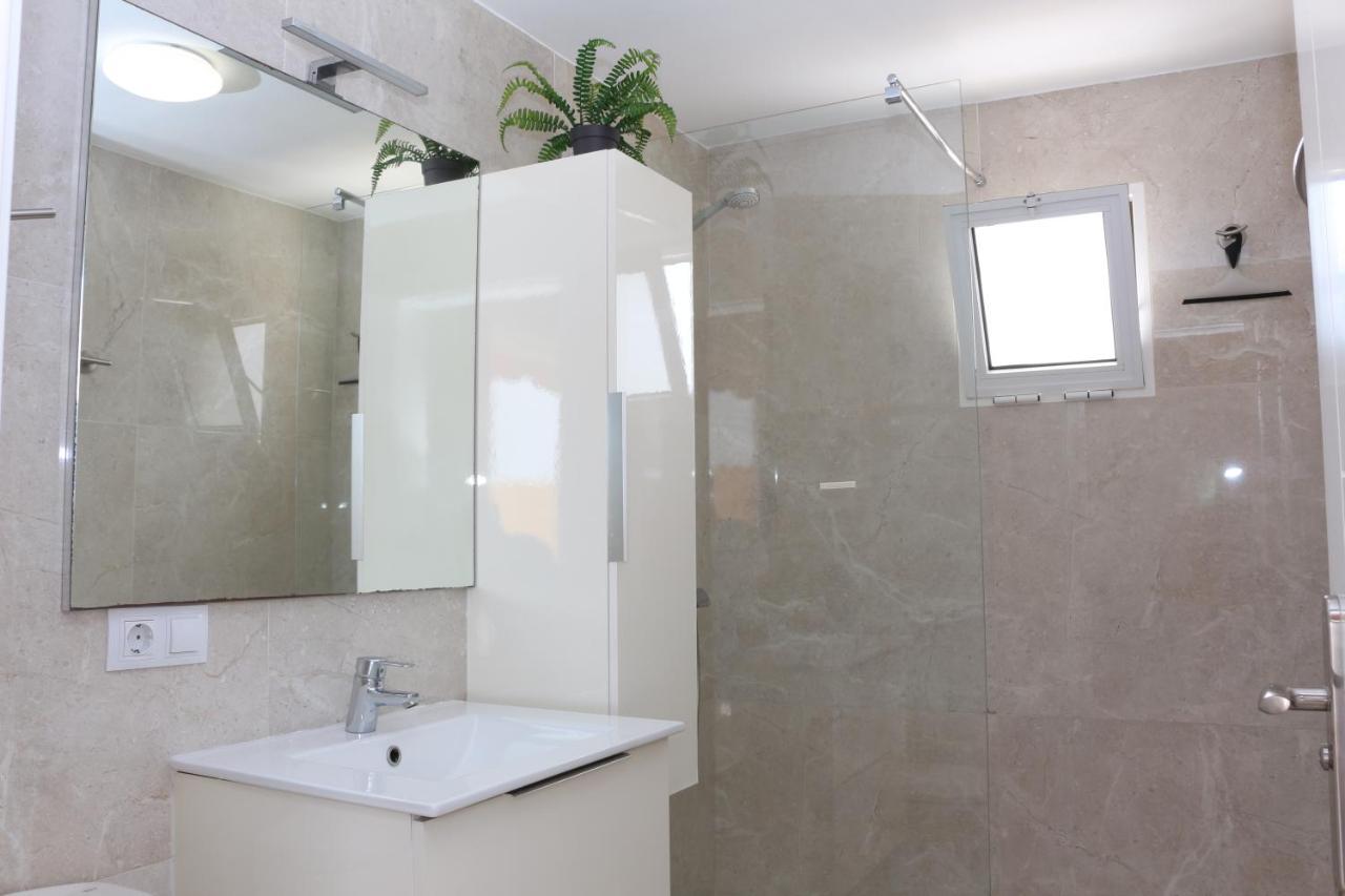 Appartement Atico Con Barbacoa Y Terraza Exclusiva. *