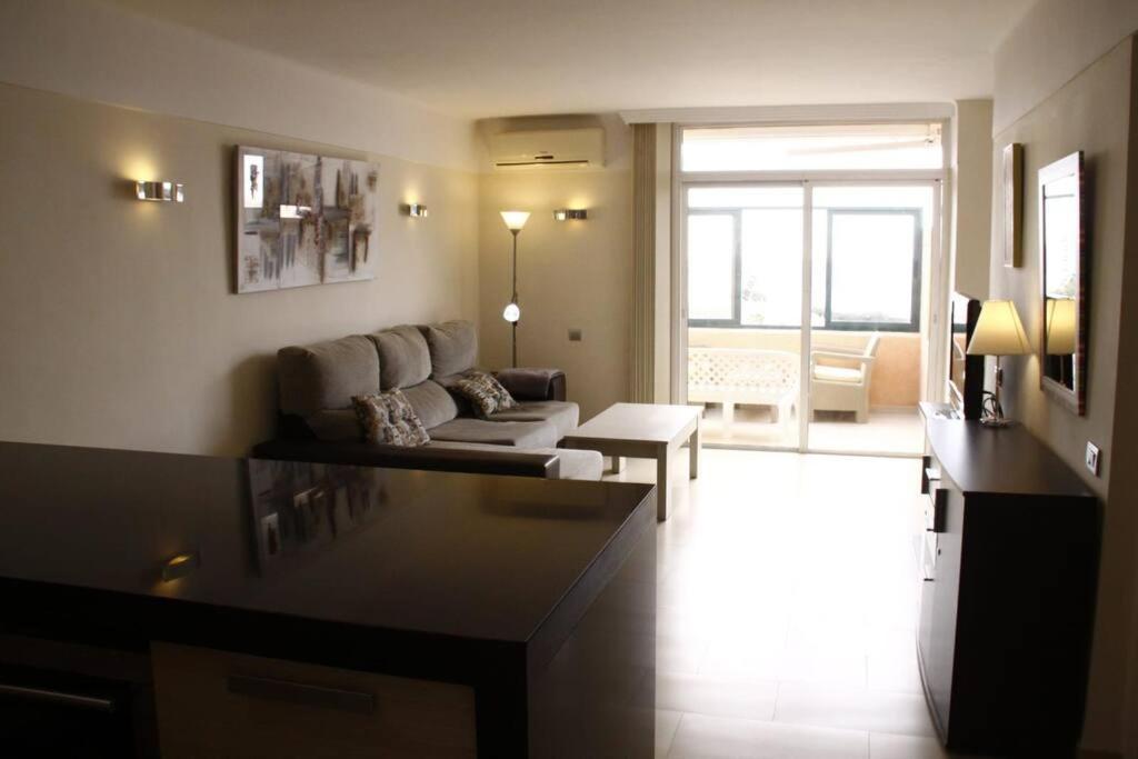 Apartamento Bright Apt, Terrace,heated Pool. San Miguel de Abona