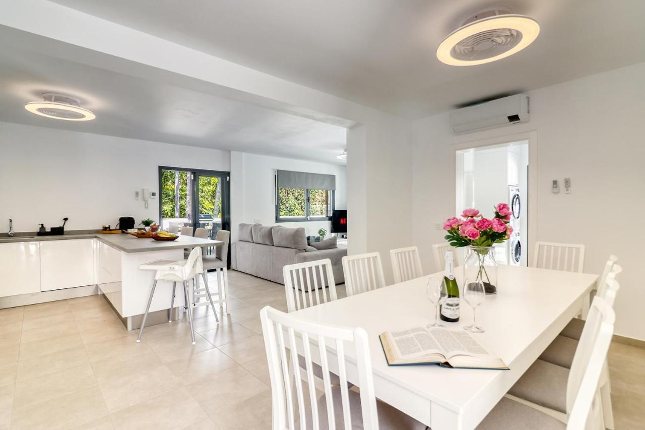 Modern With Elevator, Patio Kitchen, Loro Parque View & Heated Pool Apartment *