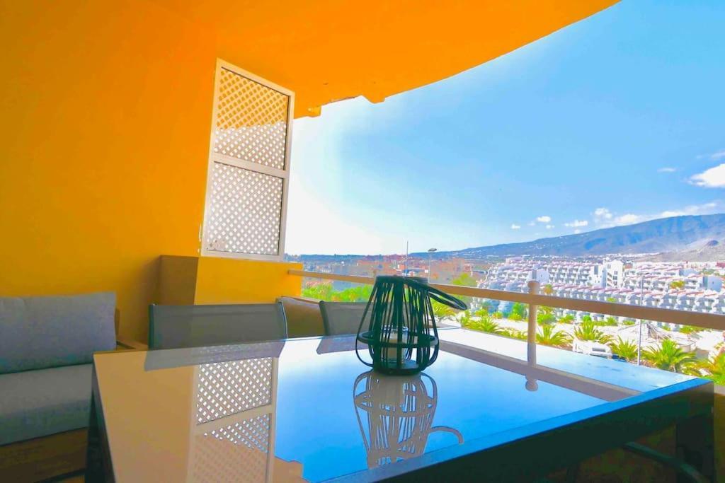 Costa Adeje, 2 Bedrooms *