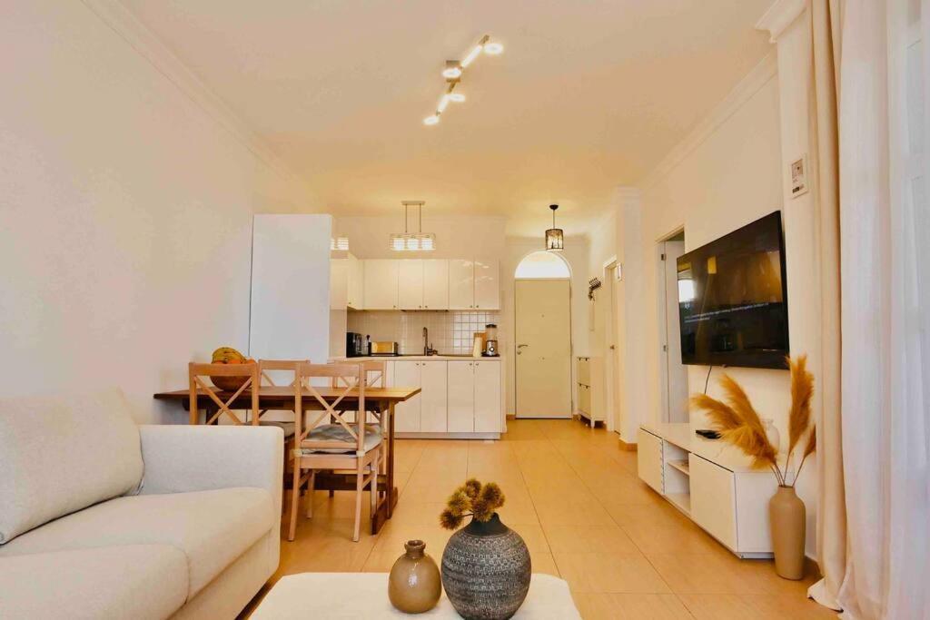 Appartement Costa Adeje, 2 Bedrooms *