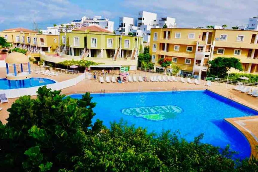 Costa Adeje, 2 Bedrooms *