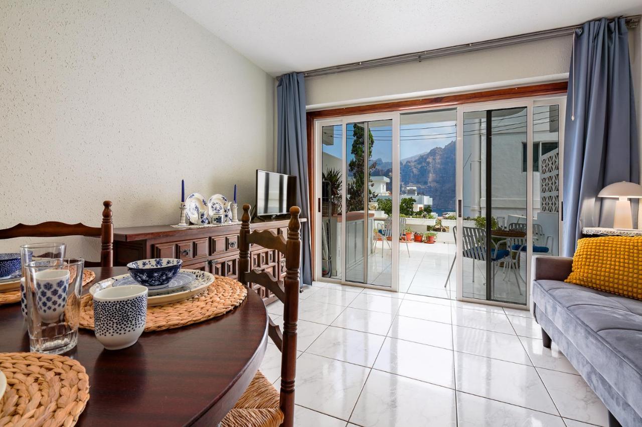 One-bedroom With Views Of Los Gigantes *