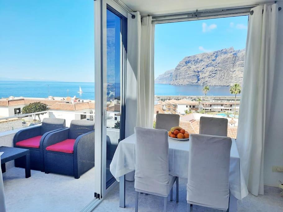 Amazing View Los Gigantes & La Gomera Apartment