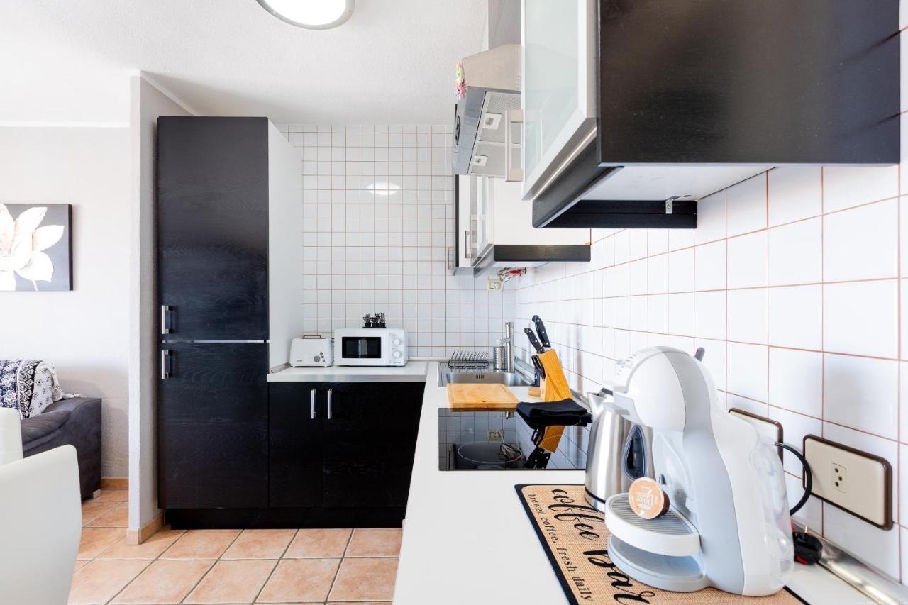 21 C Bouganvillas *