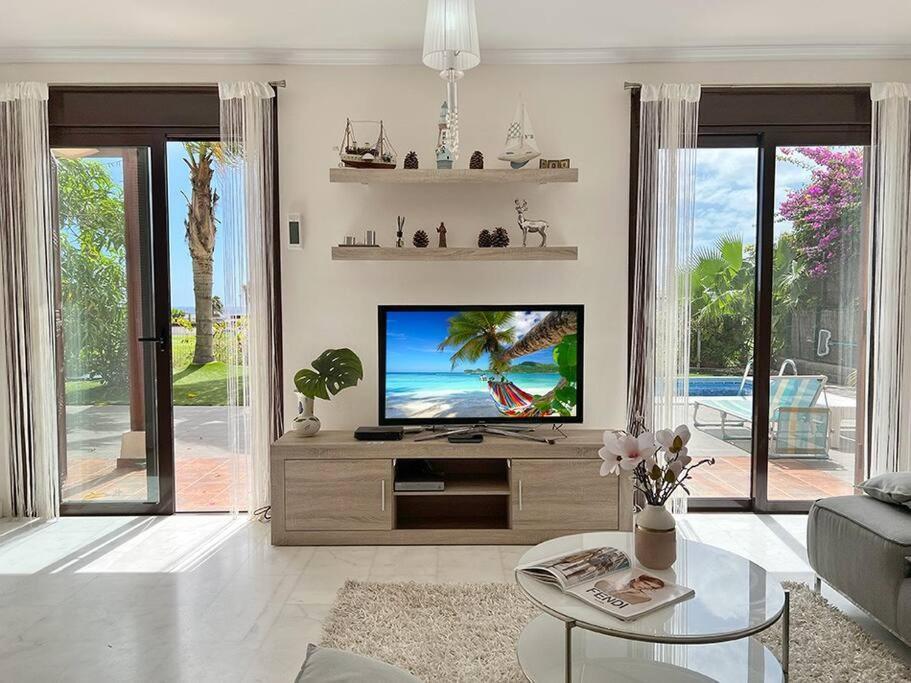 Ocean View With 1 *