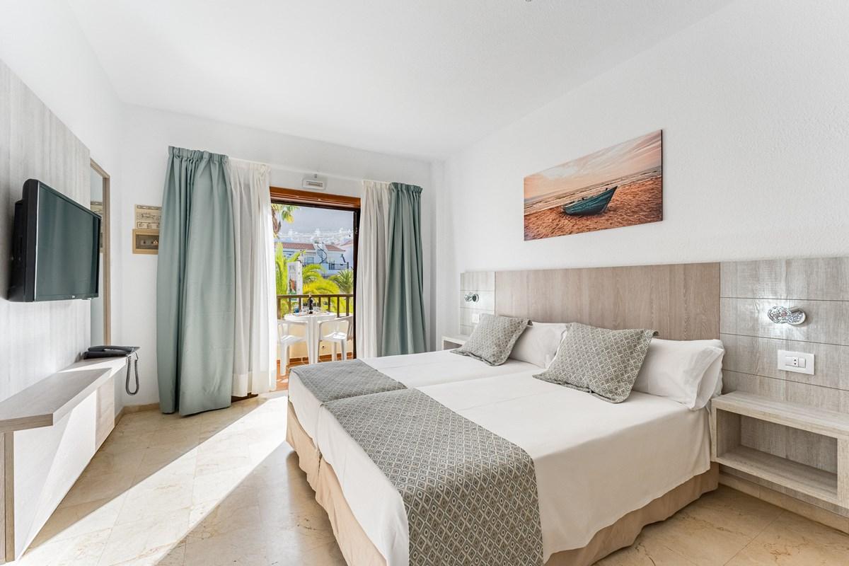 Klayman Olivina Los Cristianos (Tenerife)