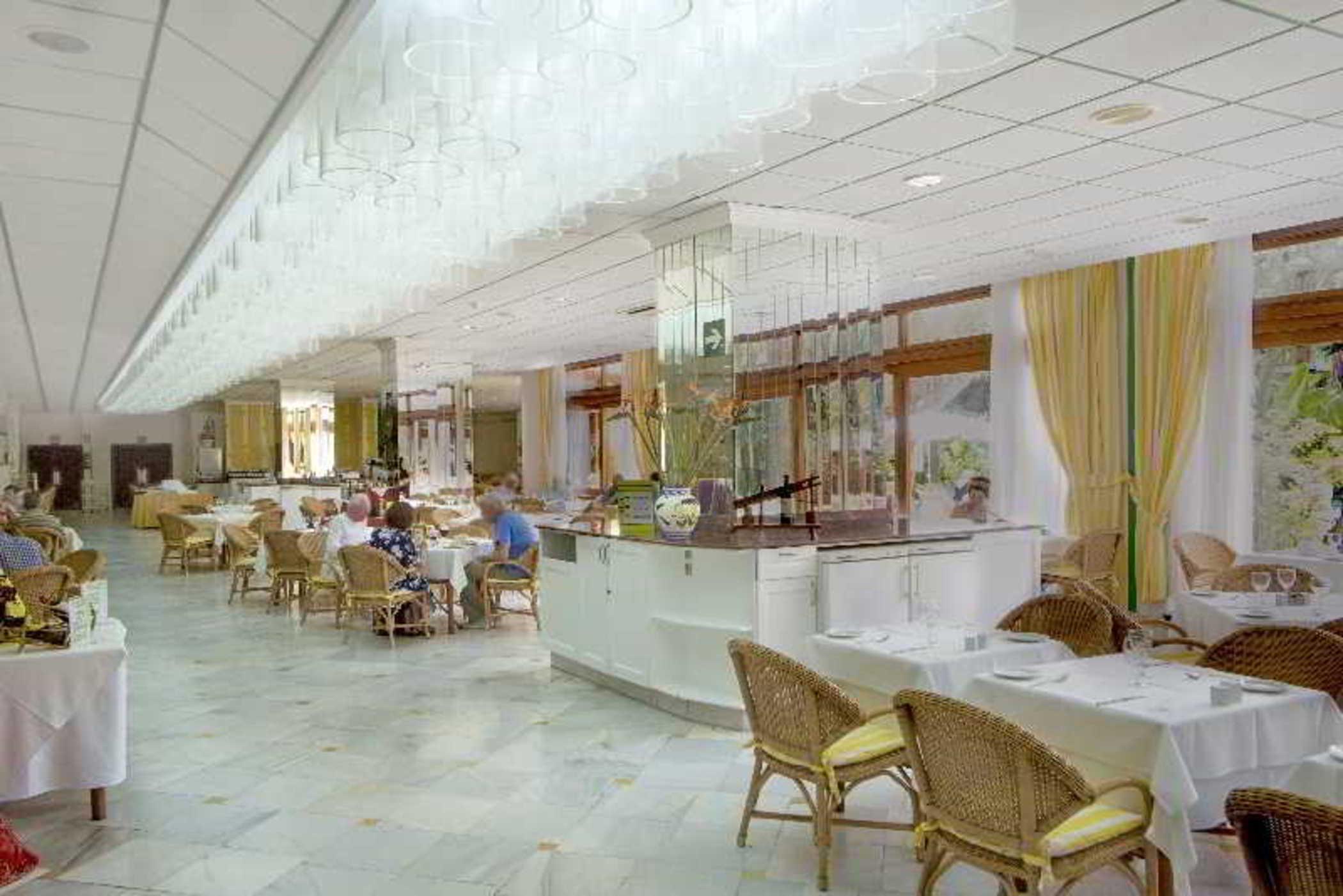 Fergus Hotel 4*