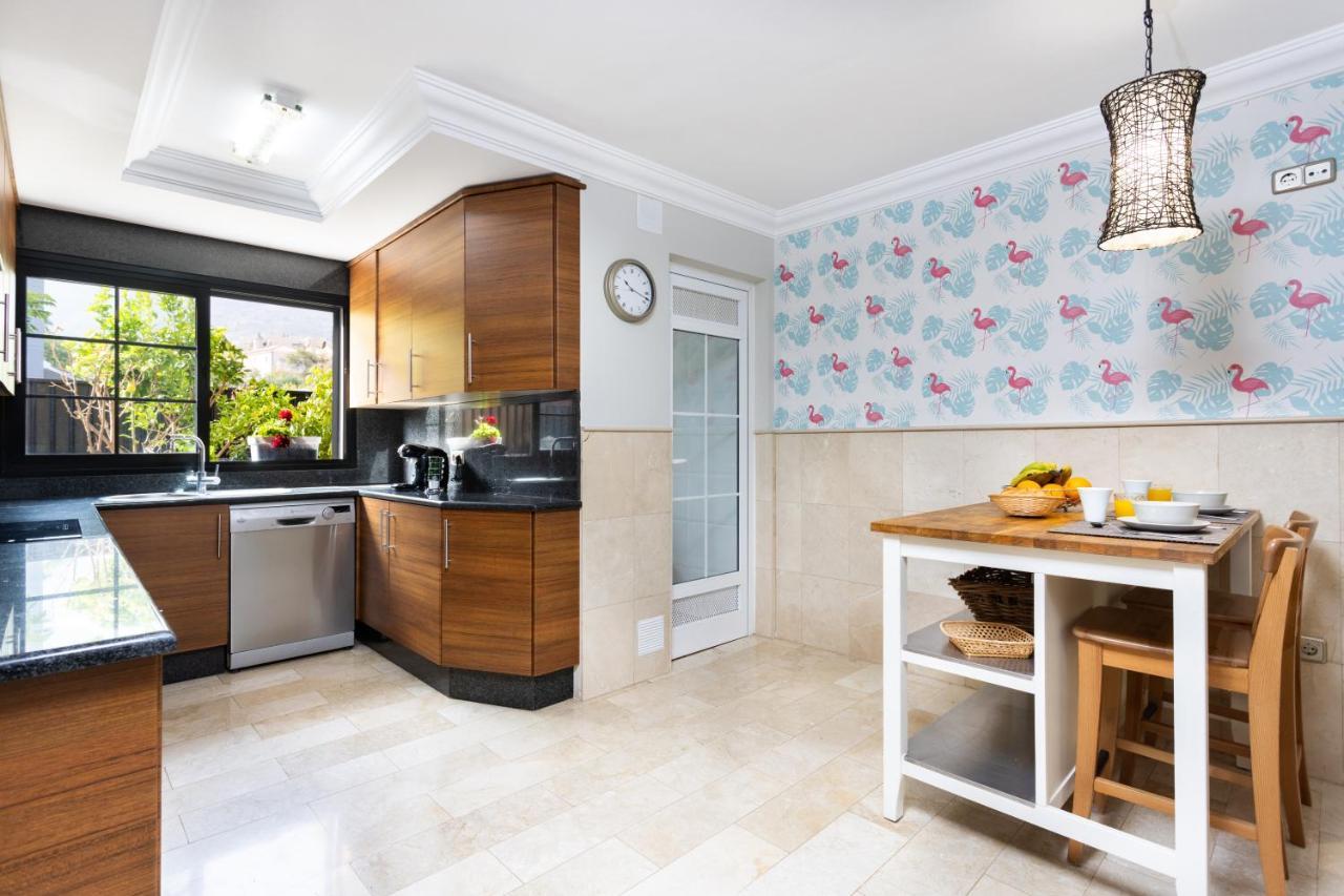 Amplia Casa Familiar Con Piscina Holiday home *