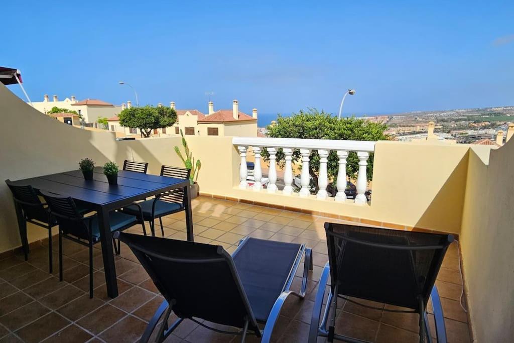 Golden Sunset Ocean View Apartment