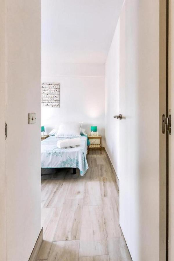Two Bedroom In Playa De Americas Apartment *
