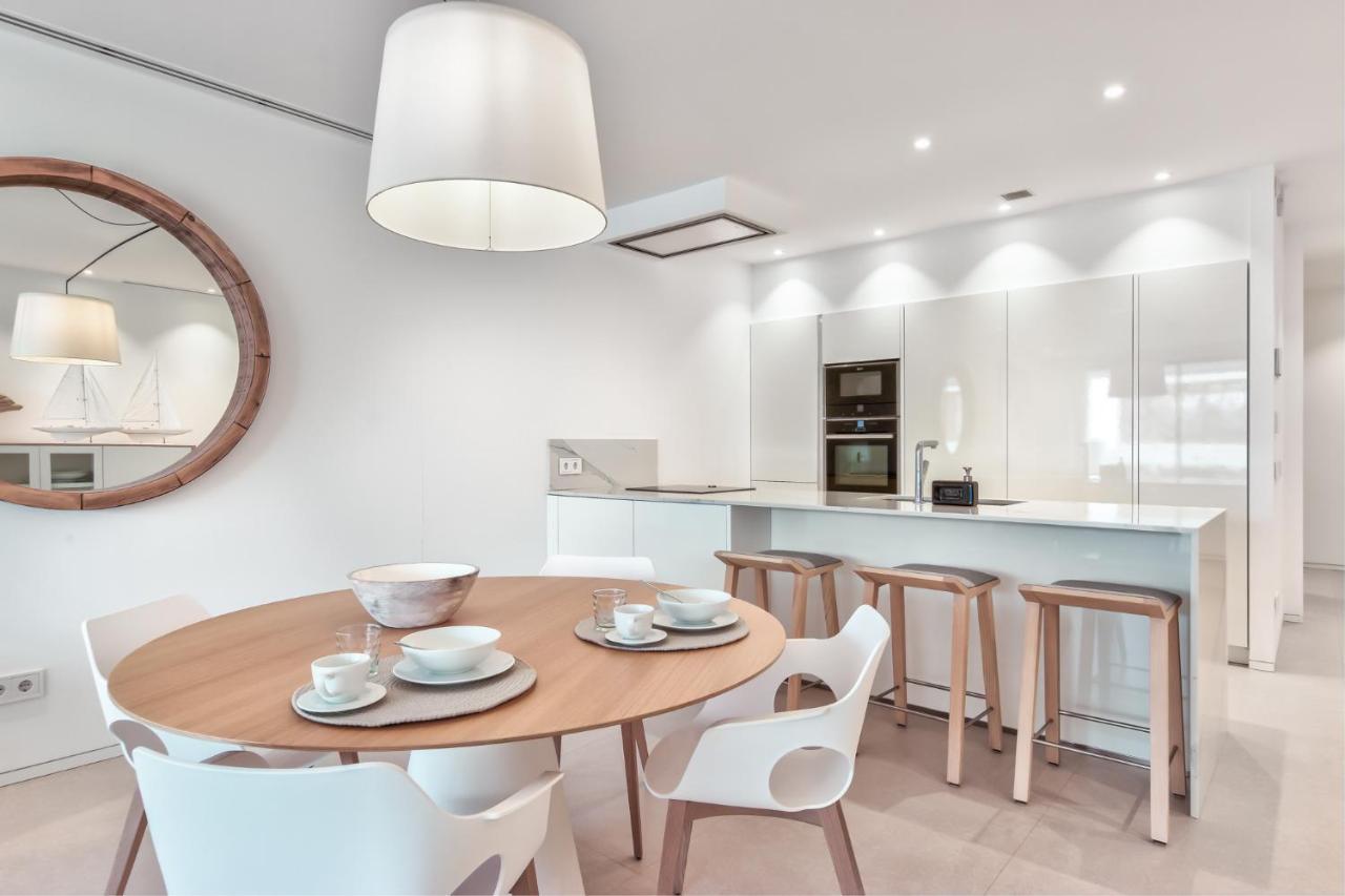Infinity 0-2 Luxe Partial Sea View 2b Holiday home *