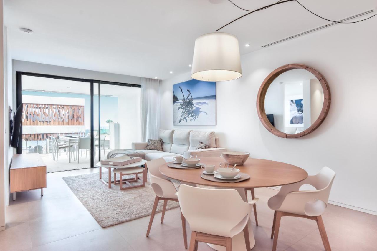Infinity 0-2 Luxe Partial Sea View 2b Holiday home