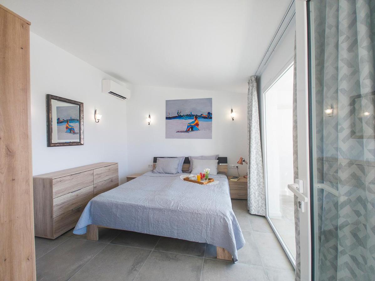 Villa Azure Horizon And Breeze - Panoramic Ocean View And Heated Pool *