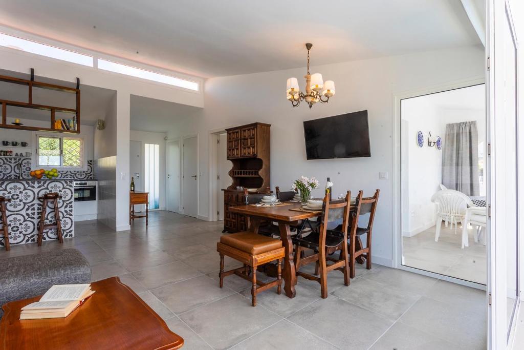 Villa Azure Horizon And Breeze - Panoramic Ocean View And Heated Pool Chayofa