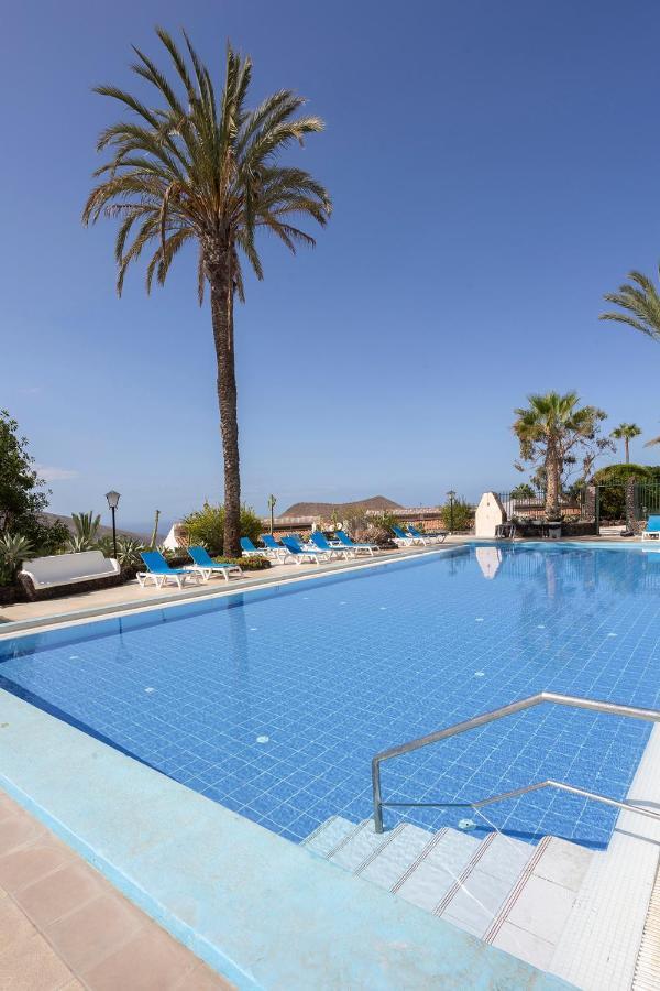 Azure Horizon And Breeze - Panoramic Ocean View And Heated Pool Villa Chayofa