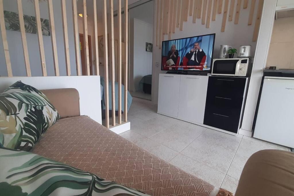 Central Studio With Sea View Balcony! Apartamento *