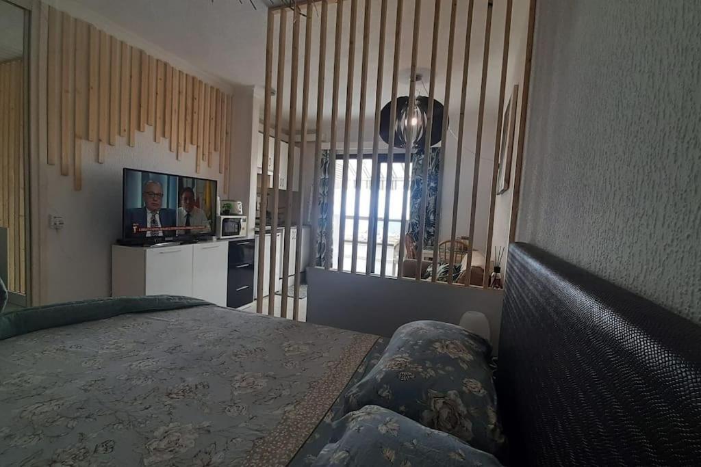 Apartamento Central Studio With Sea View Balcony!
