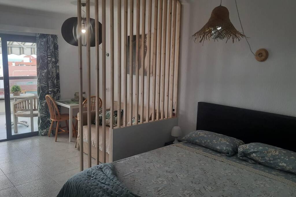 Central Studio With Sea View Balcony!