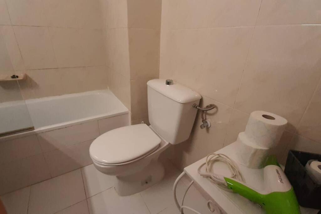 Central Studio With Sea View Balcony! Apartamento *