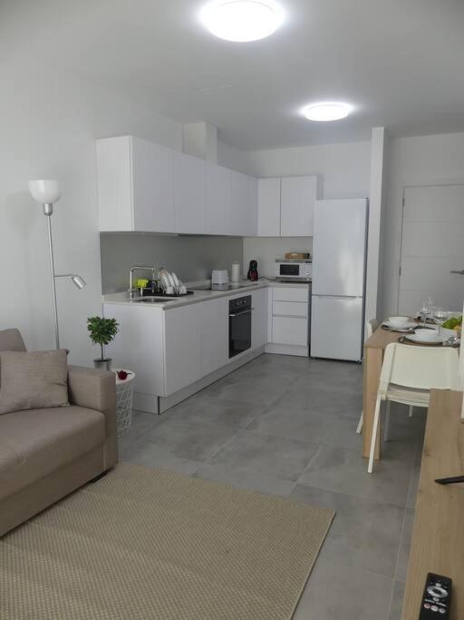 19 Piso Centrico, Nuevo Y Bien Equipado En La Trinidad * La Laguna (Tenerife)