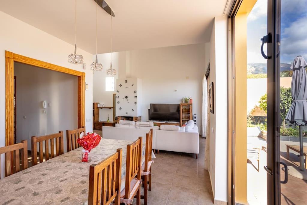 De La Huerta Con Piscina Privada Y Barbacoa Güímar