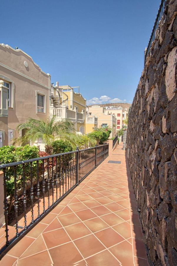 Apartment Feel At Home! Two Level With 2 Terraces And Swimming Pool