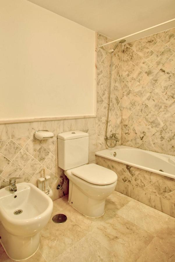 Feel At Home! Two Level With 2 Terraces And Swimming Pool Apartment